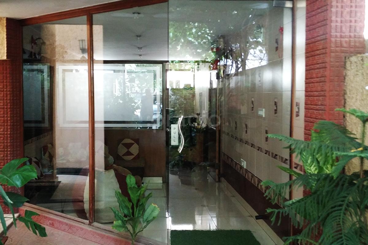 Entrance at 3 Palms Surgical Clinic New Friends Colony Delhi