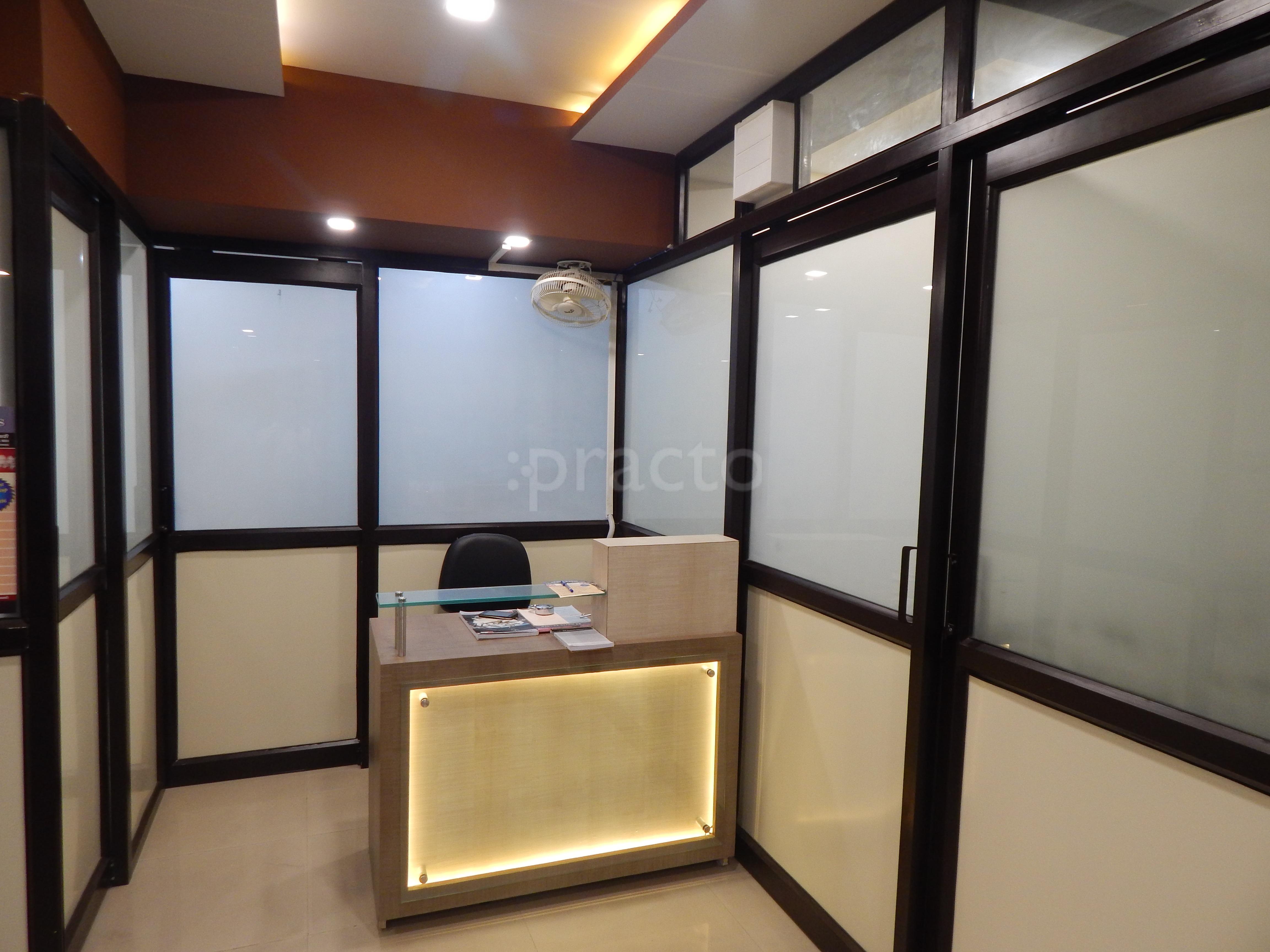 Reception at 32 White Pearls - A Superspeciality Dental Clinic Loha Mandi Agra