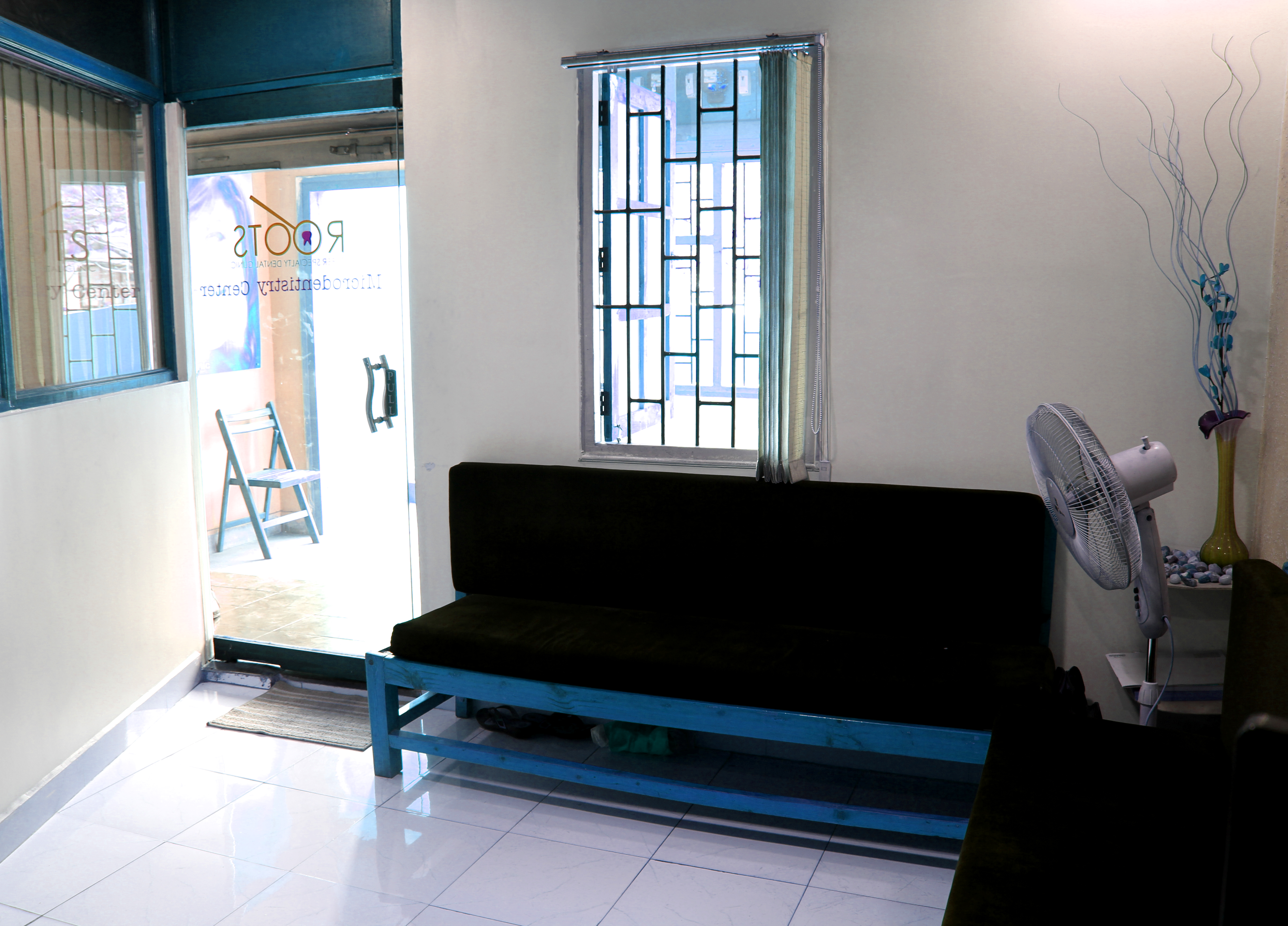Roots Superspeciality Dental Clinic Vasanthnagar Bangalore