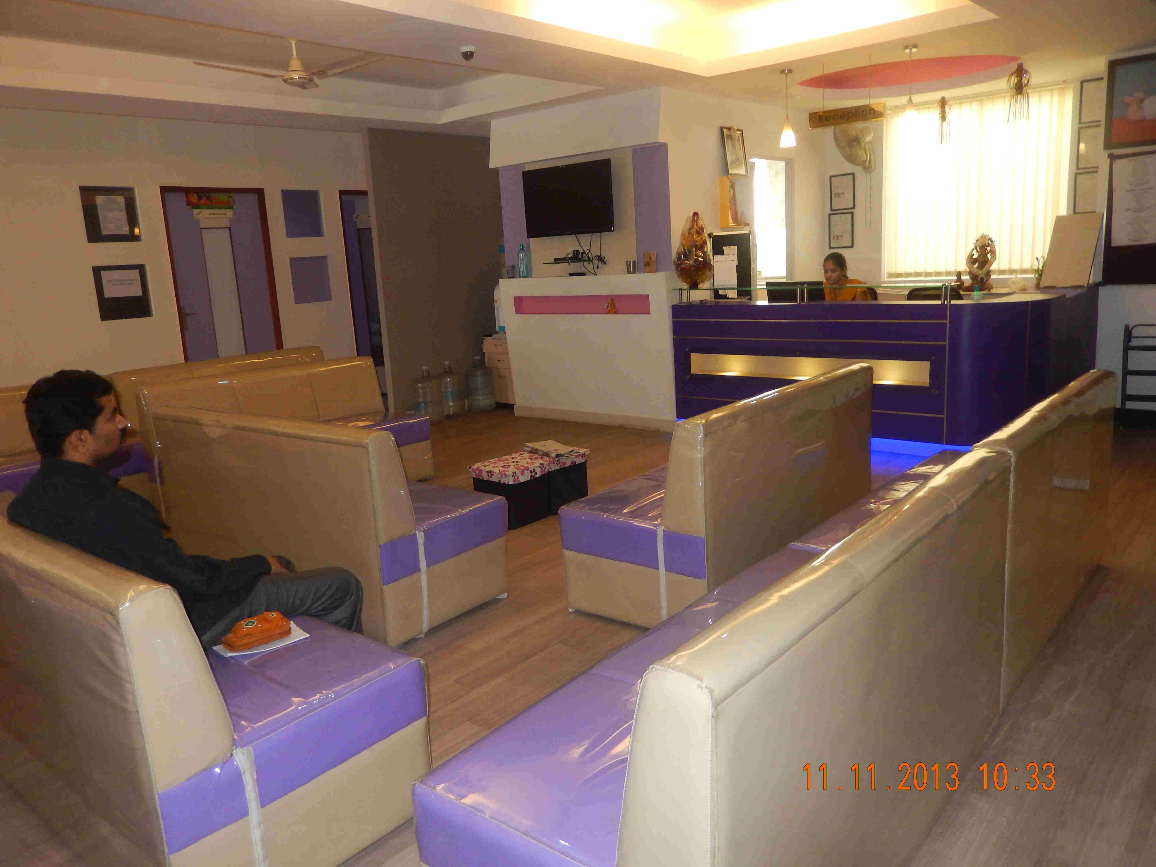 Waiting Area at Caree Fertility Center Basaveshwaranagar Bangalore