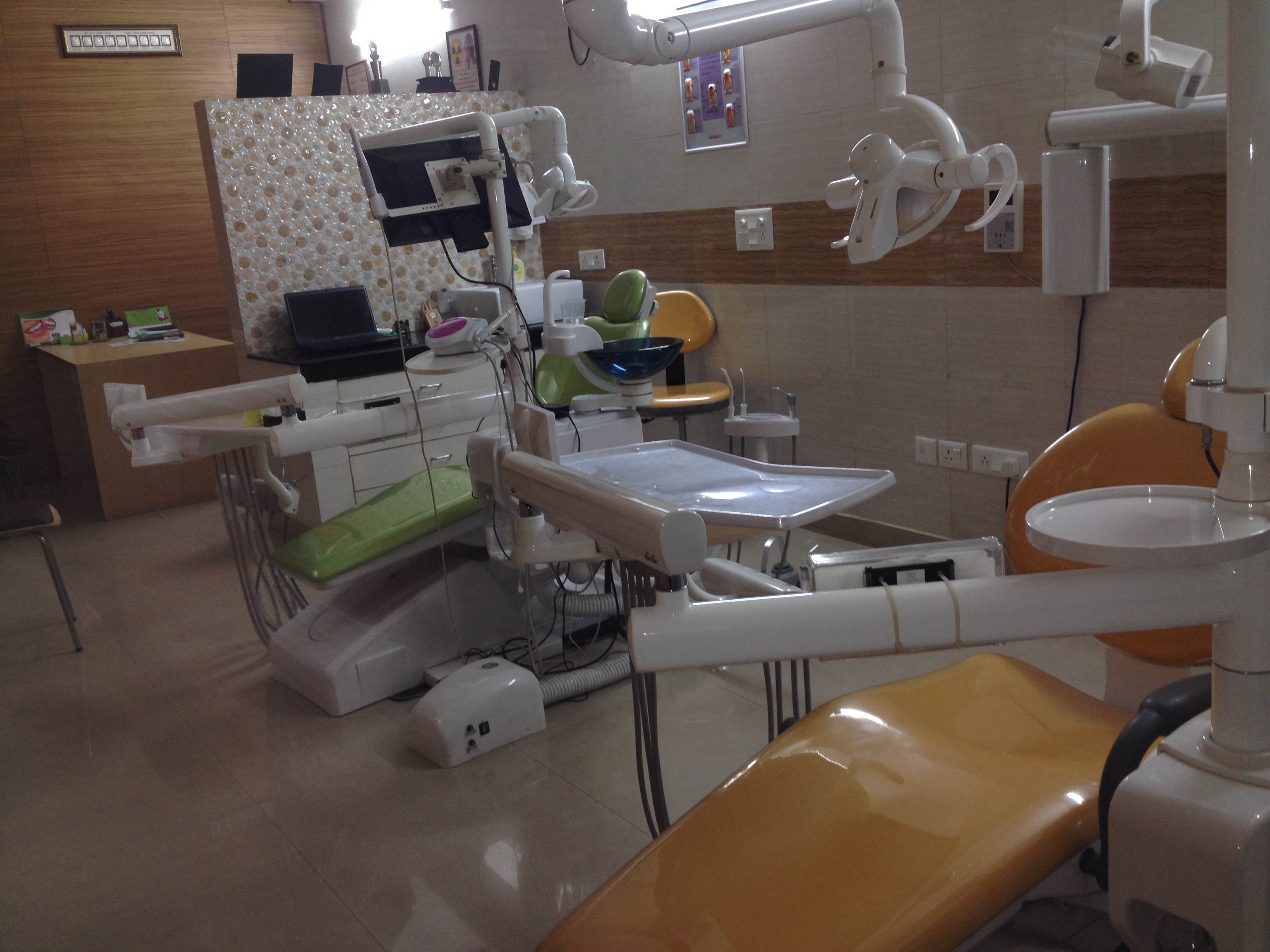 Dr. Issar's Dental Clinic Kalkaji Delhi