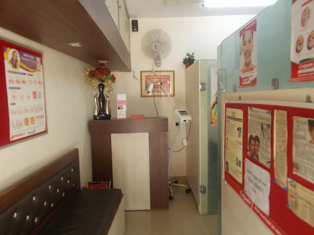 Waiting Area at Ovi Dental Primus Shahdara Delhi