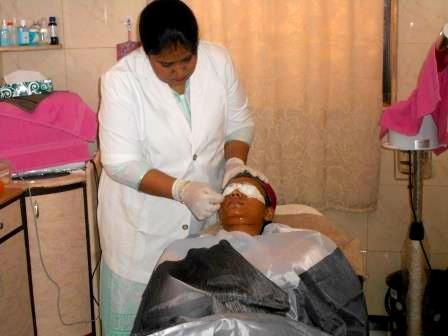 Re-define Aesthetic Clinic Kandivali Mumbai