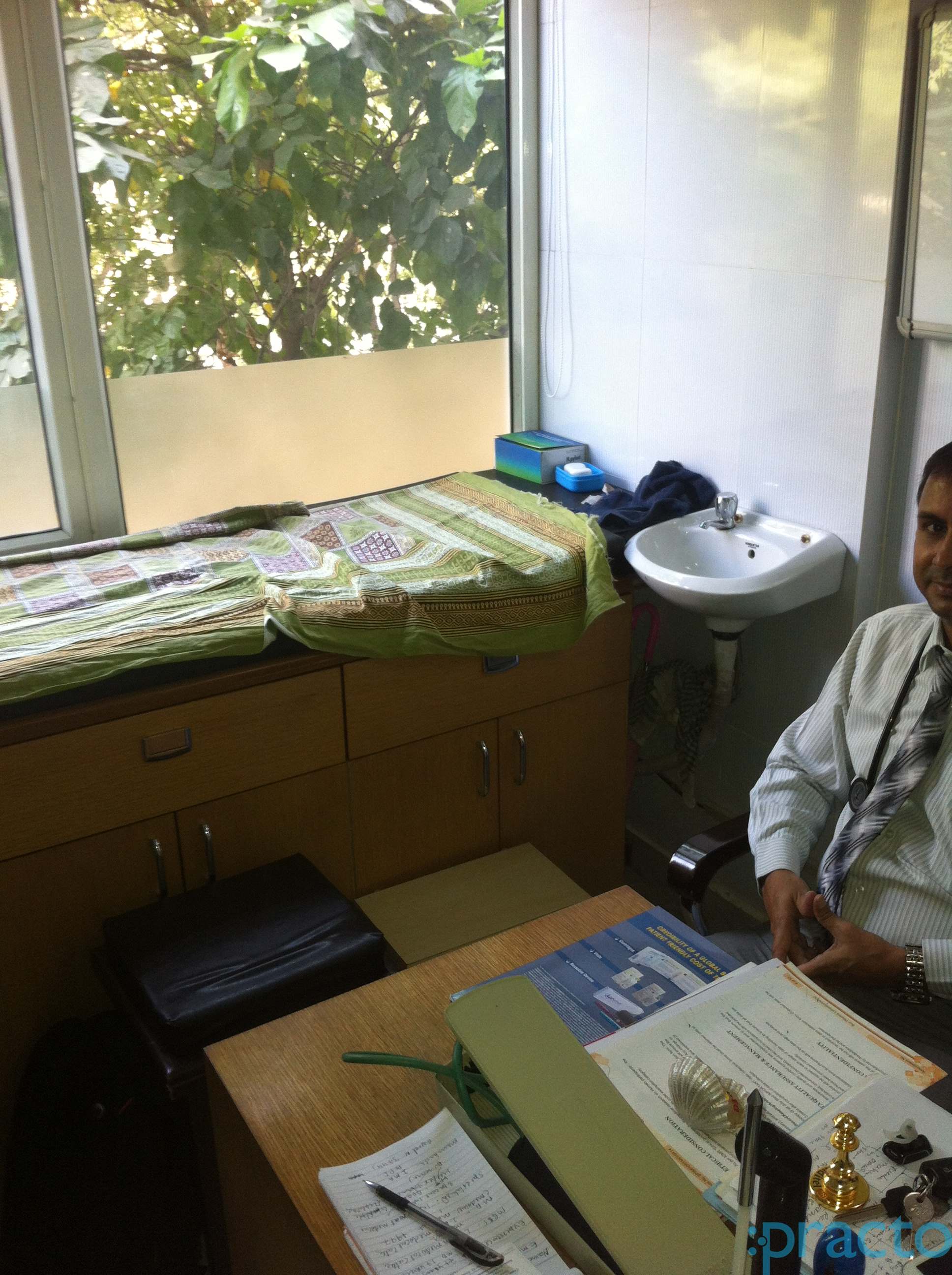 Dr. Vinod Vashistha's Clinic Sector 62 Noida