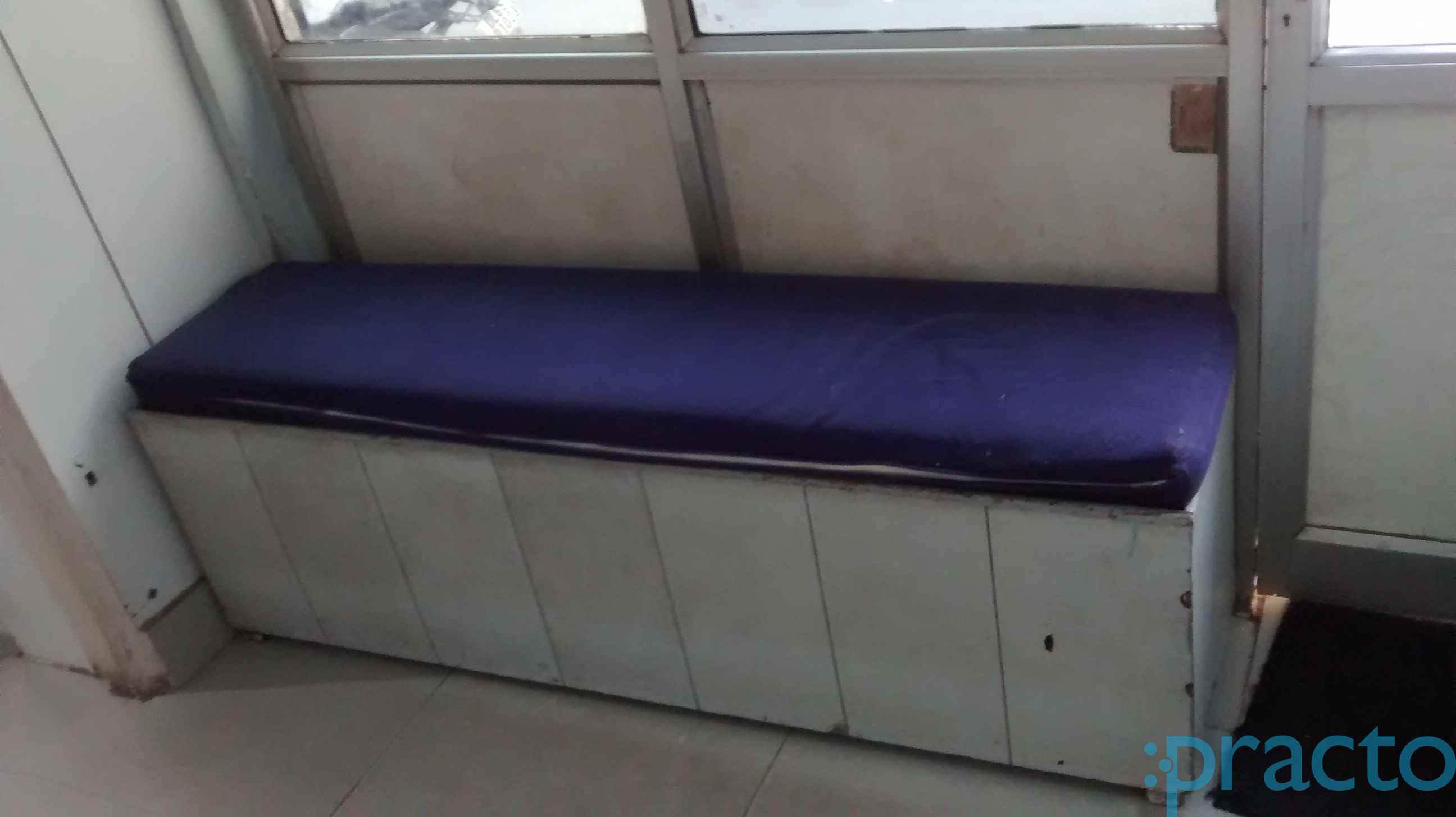 Bajaj Clinic Shakarpur Delhi