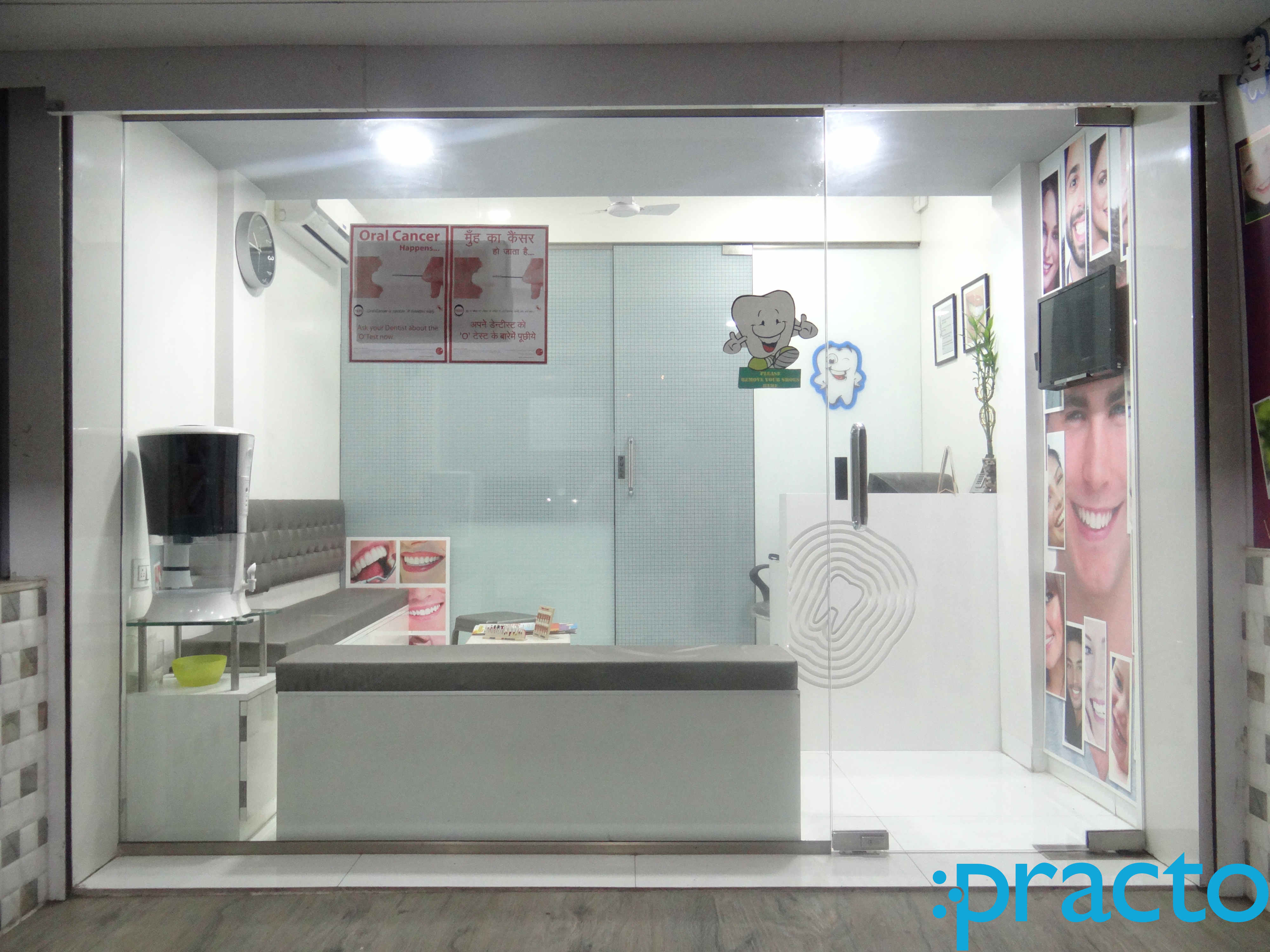 Entrance at SMILING PEARLS DENTAL CLINIC AND IMPLANT CENTRE Goregaon East Mumbai