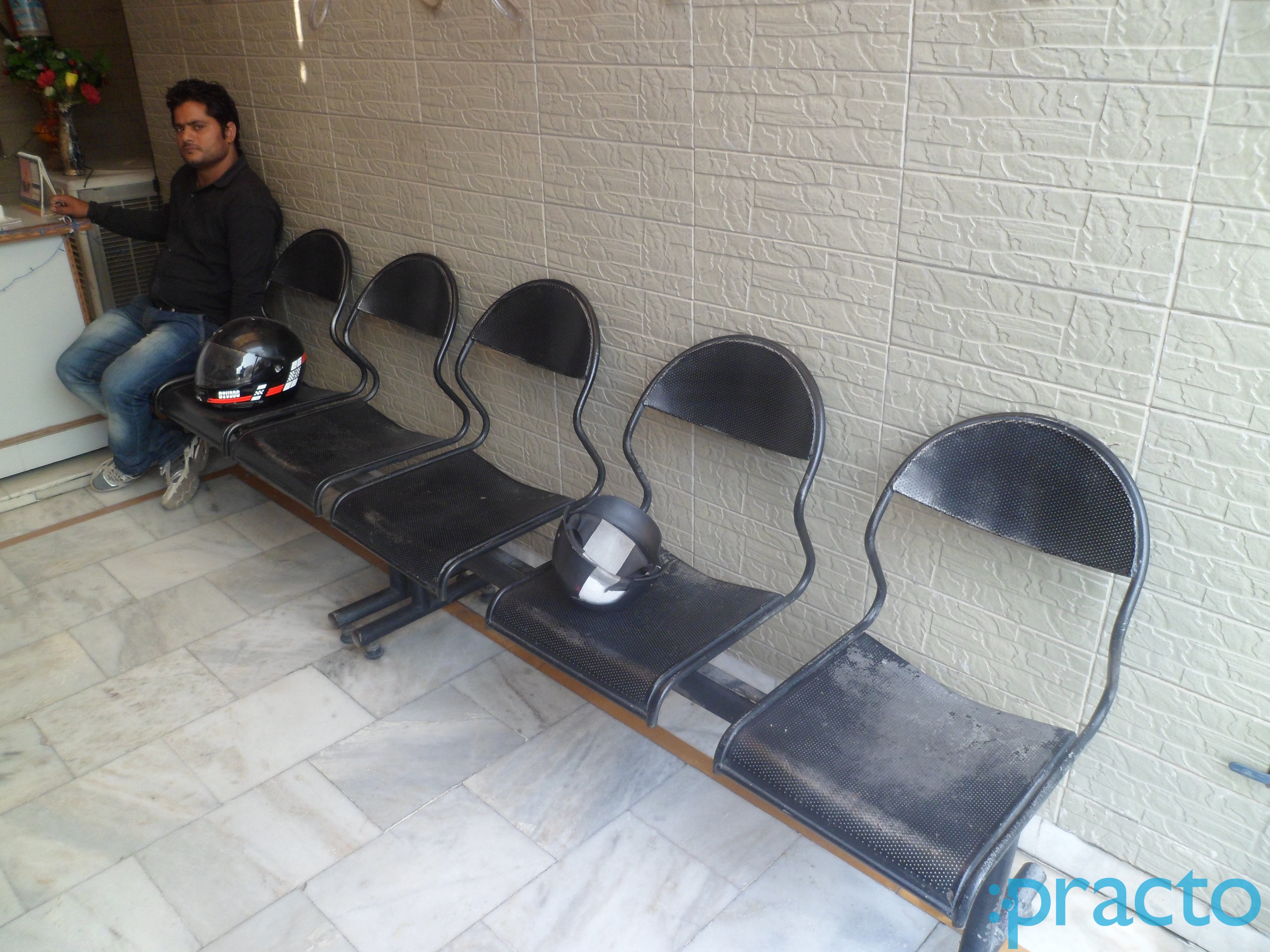 Dr.Sushil Tahiliani  Clinic Bandra West Mumbai