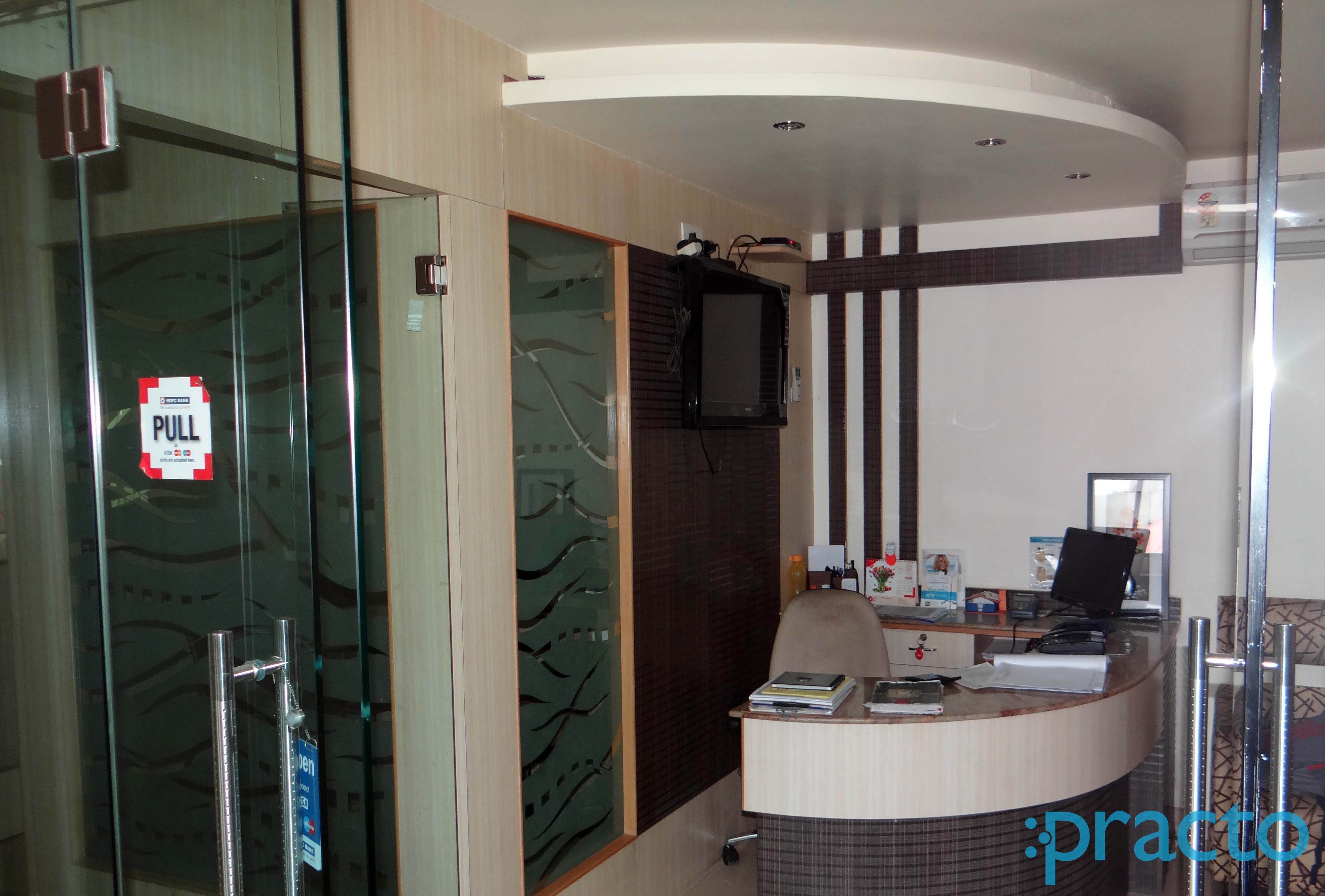 Reception at Shweta Dental Clinic New BEL Road Bangalore