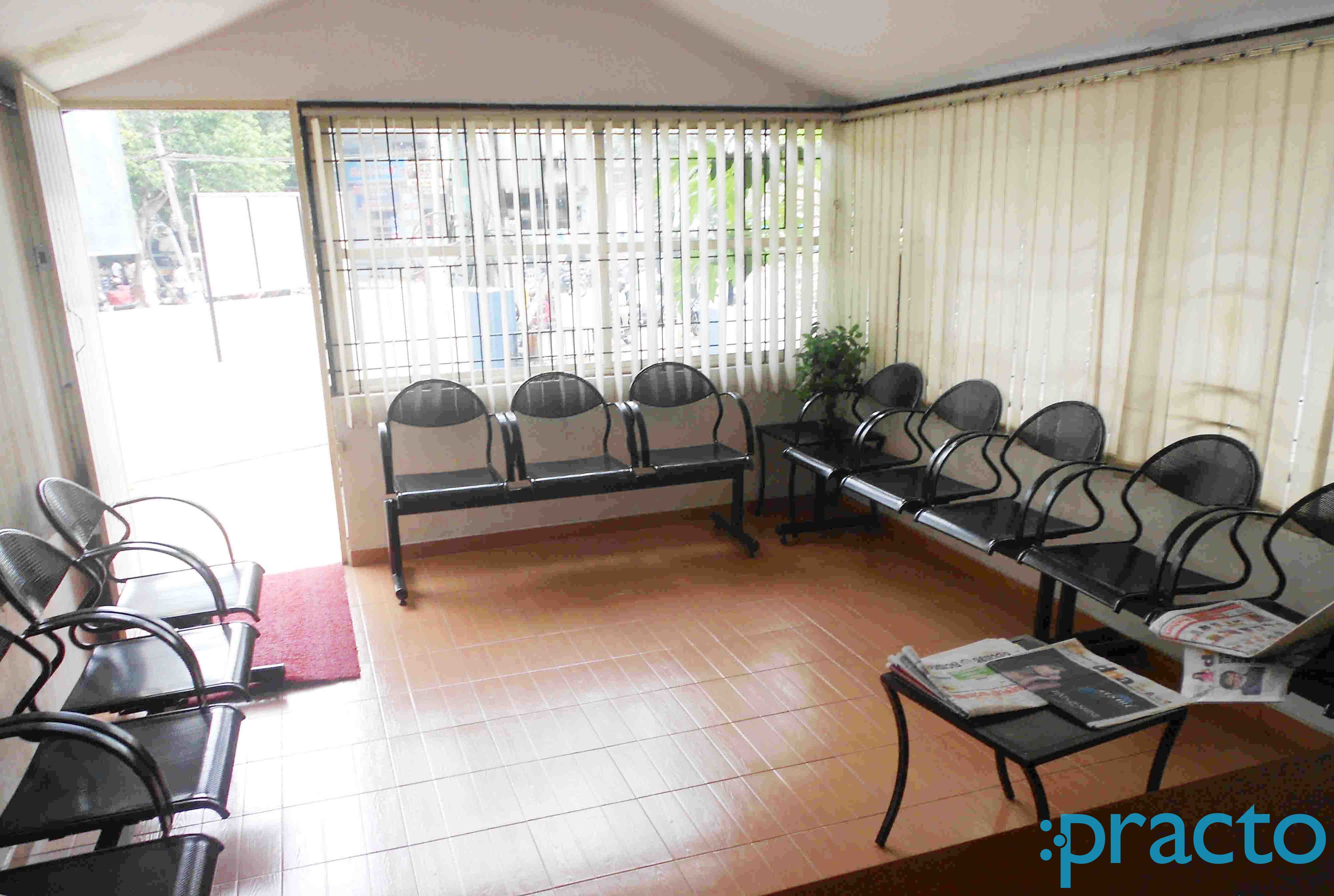 Waiting Area at Dr Renji Isaac Mathews Mathikere - BEL Bangalore
