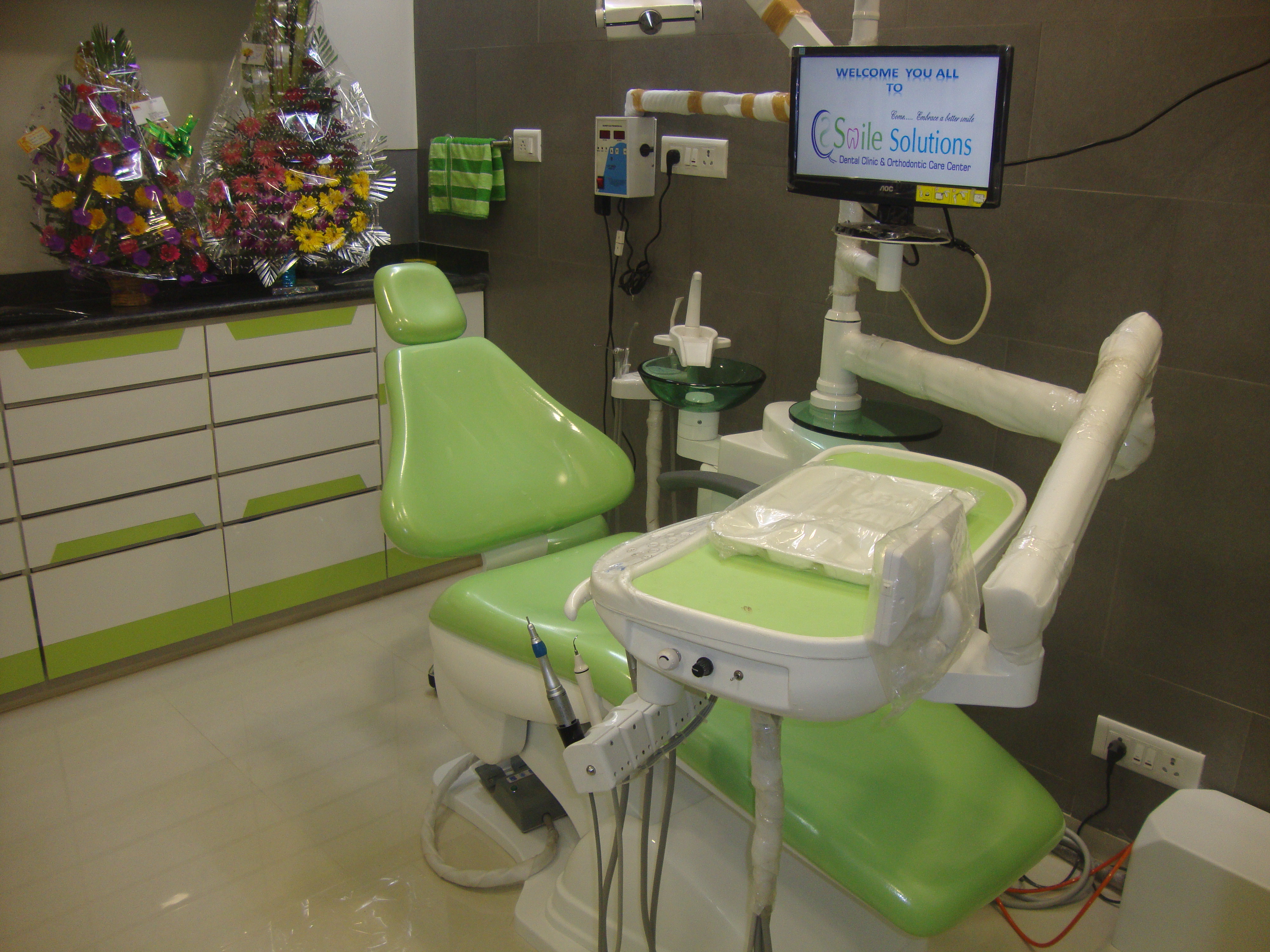 Smile Solutions (Dental Clinic & Orthodontic Care Center) Mulund West Mumbai