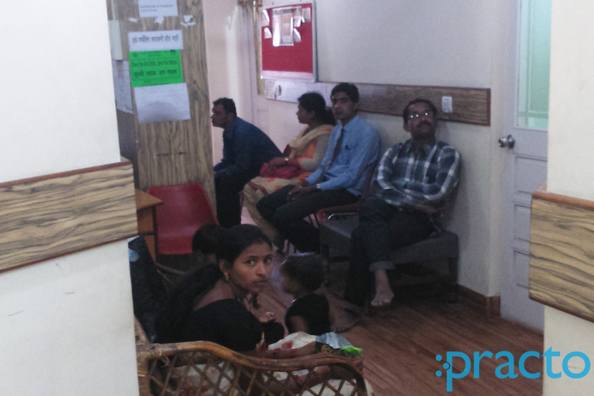 Waiting Area at Shoulder & Knee Clinic Ramdaspeth Nagpur