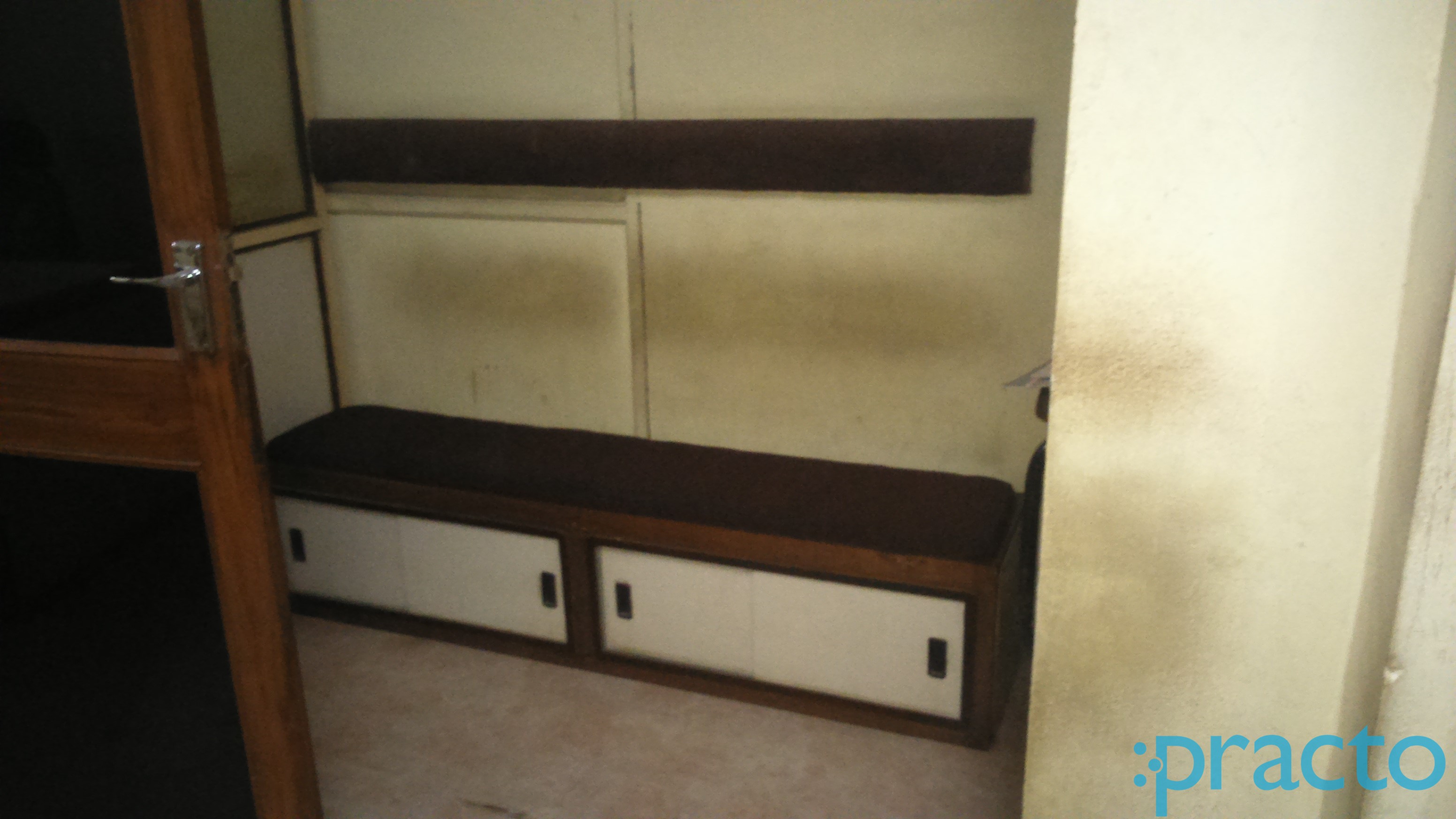 Waiting Area at Dashore Ortho Physio Clinic & Slimming Centre Malharganj Indore