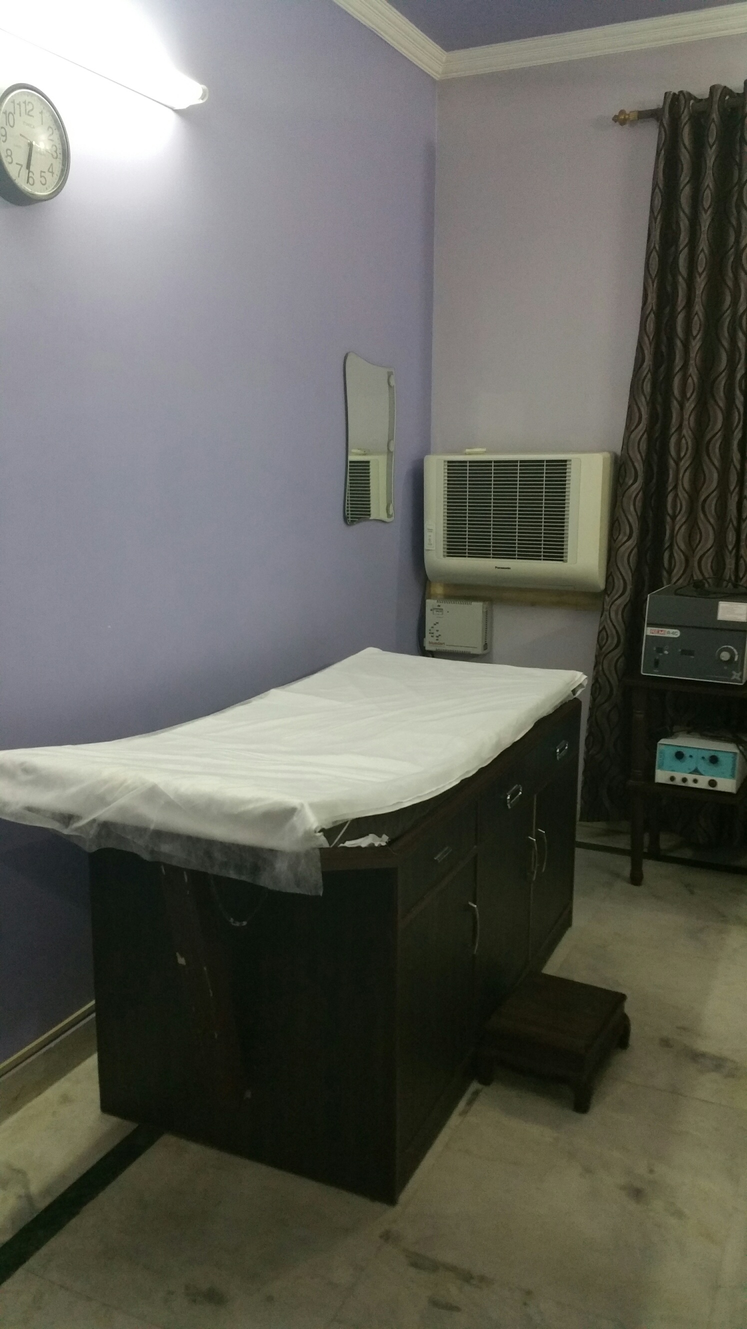 OPD/Ward at Cutis Skin Care Clinic Punjabi Bagh Delhi
