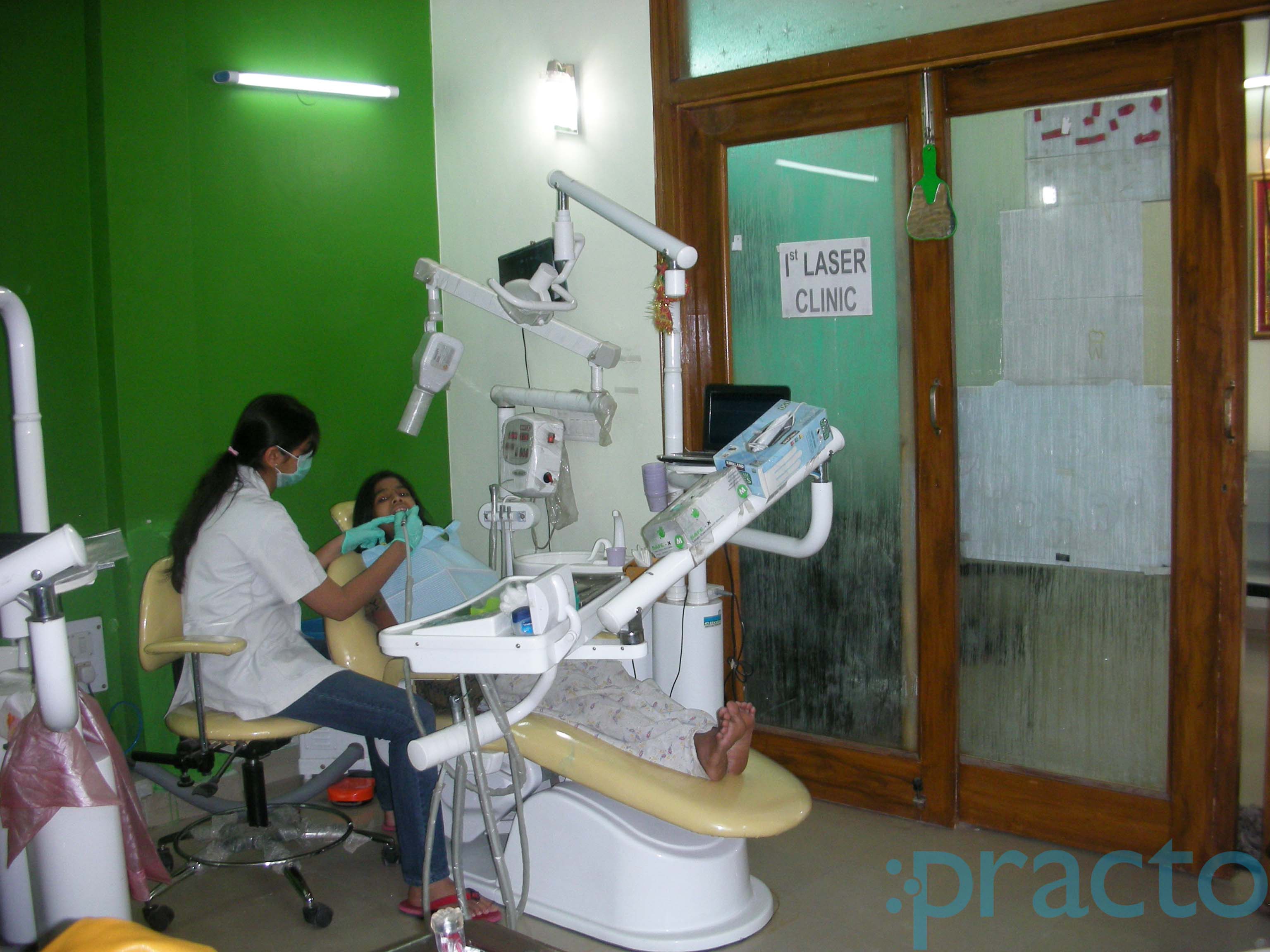 Reception at Dr. Gupta's Dental & Braces Clinic Paschim Vihar Delhi