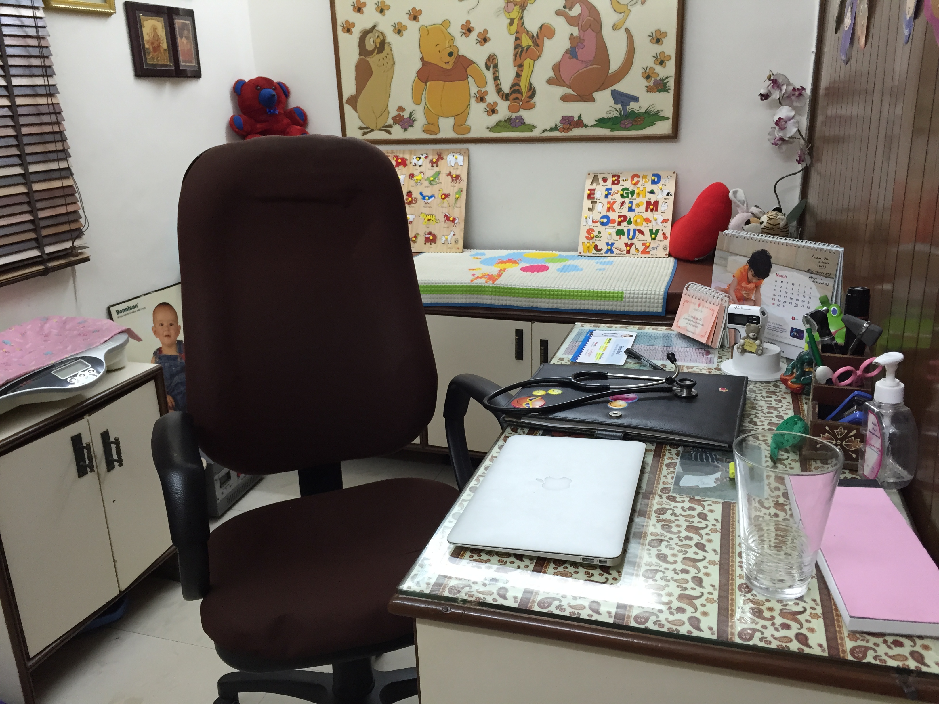 OPD/Ward at Dr. Anju Bhasin's Clinic Vasant Kunj Delhi
