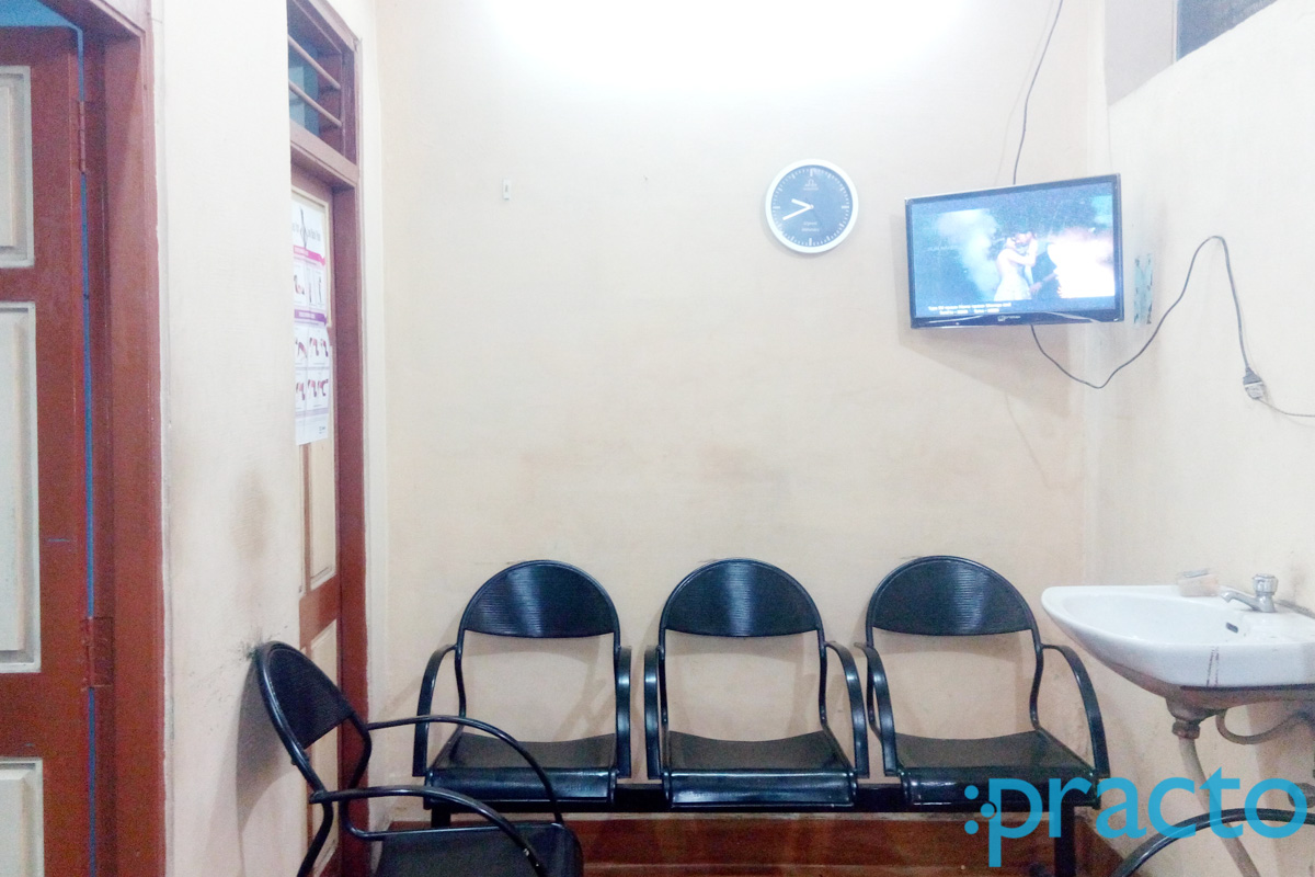 Waiting Area at Dr.R.Balamurugan's Clinic Sowcarpet Chennai