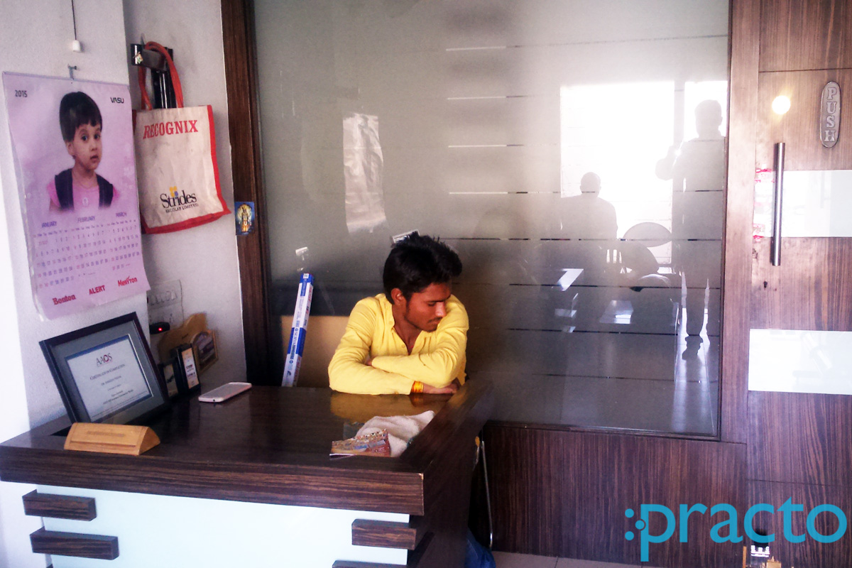 Reception at Dr. Shreesh Phatak's Clinic Vijay Nagar Indore