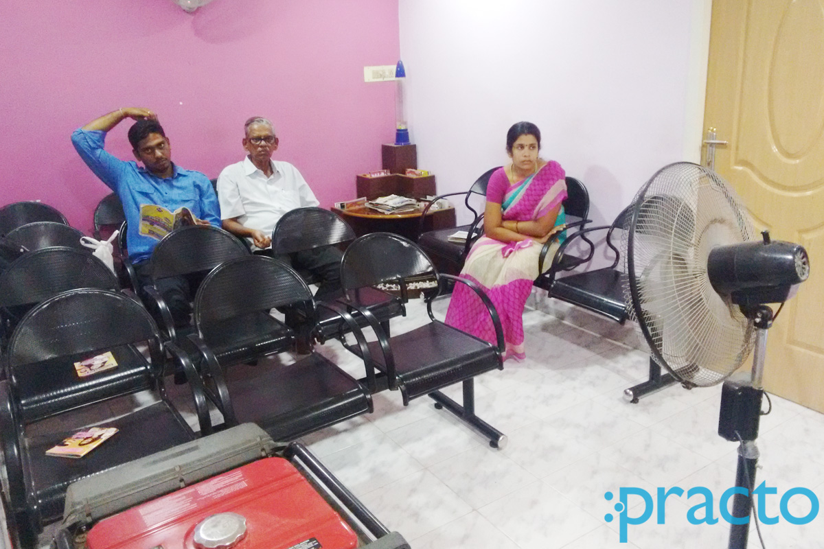 Waiting Area at Shree Dental Clinic Thiruvanmiyur Chennai