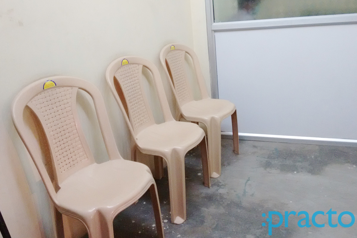 Waiting Area at Shri Sai Clinic Thiruvanmiyur Chennai