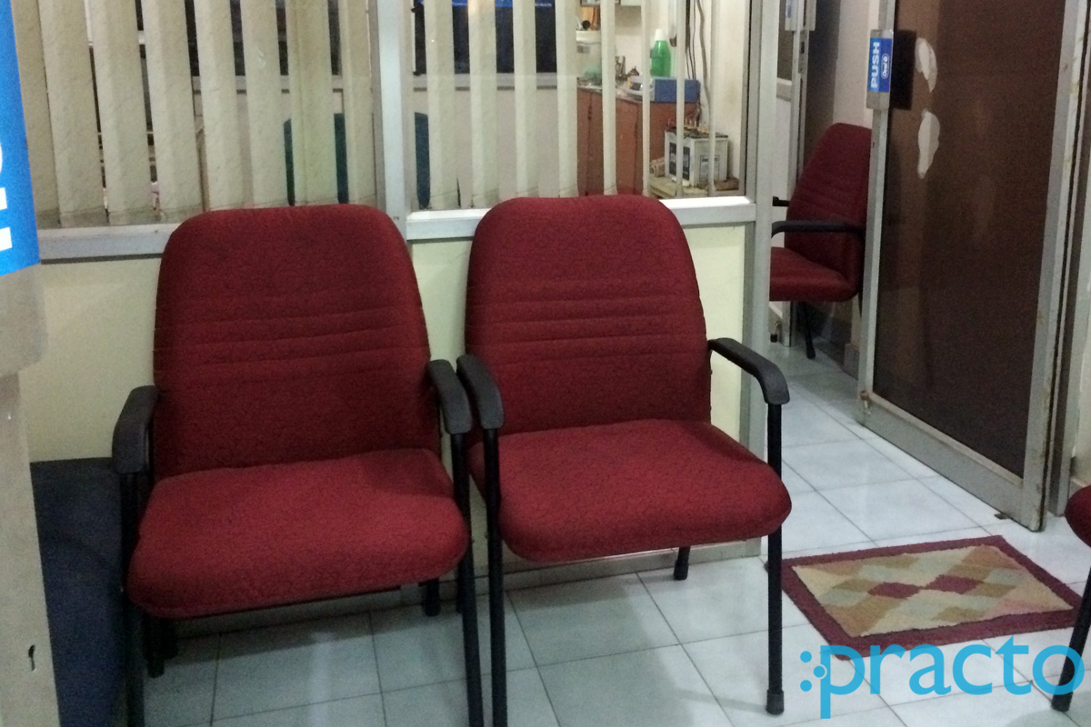 Entrance at Sudhantha Dental Clinic Saligramam Chennai
