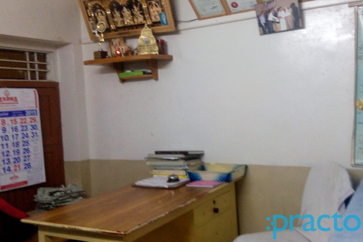 Reception at Kumaran Physiotherapy & Sports Specialty Clinic Arumbakkam Chennai