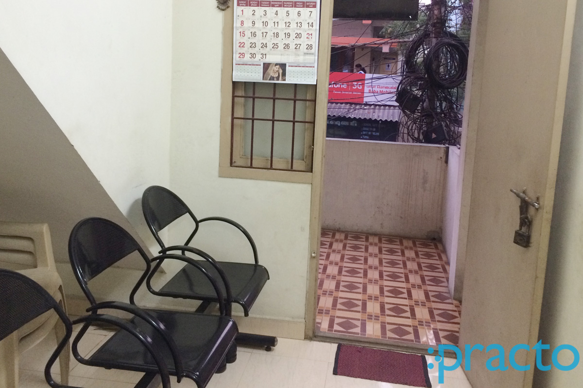 Waiting Area at Shakthi Dental & Implant Centre Choolaimedu Chennai