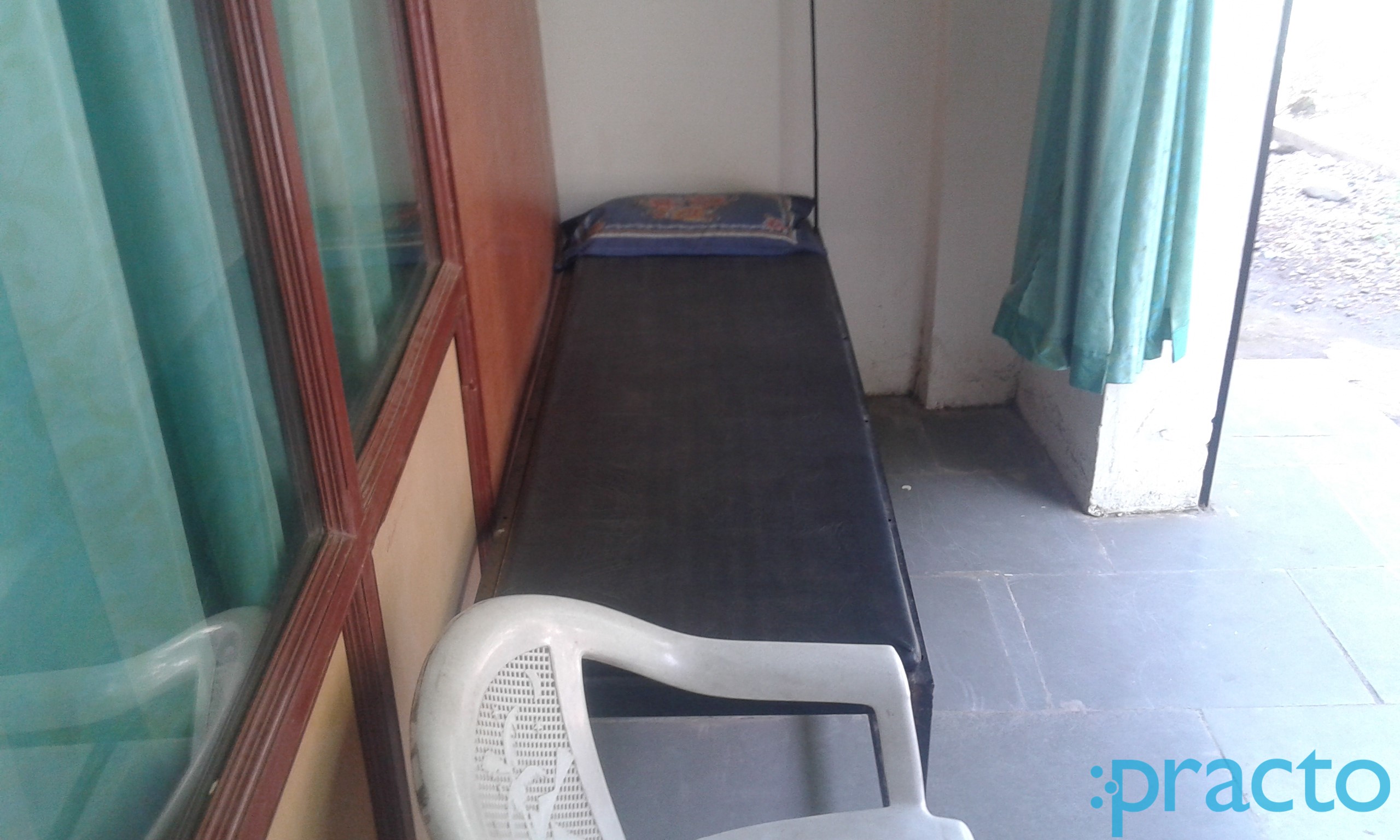 Waiting Area at Shiv Clinic Gandhi-upnagar Nashik