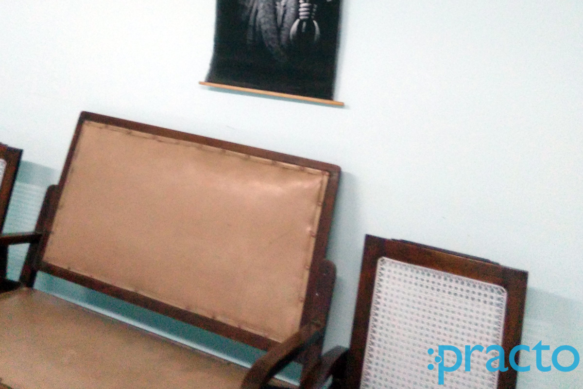 Waiting Area at Ghate Clinic Prabhat Road Pune