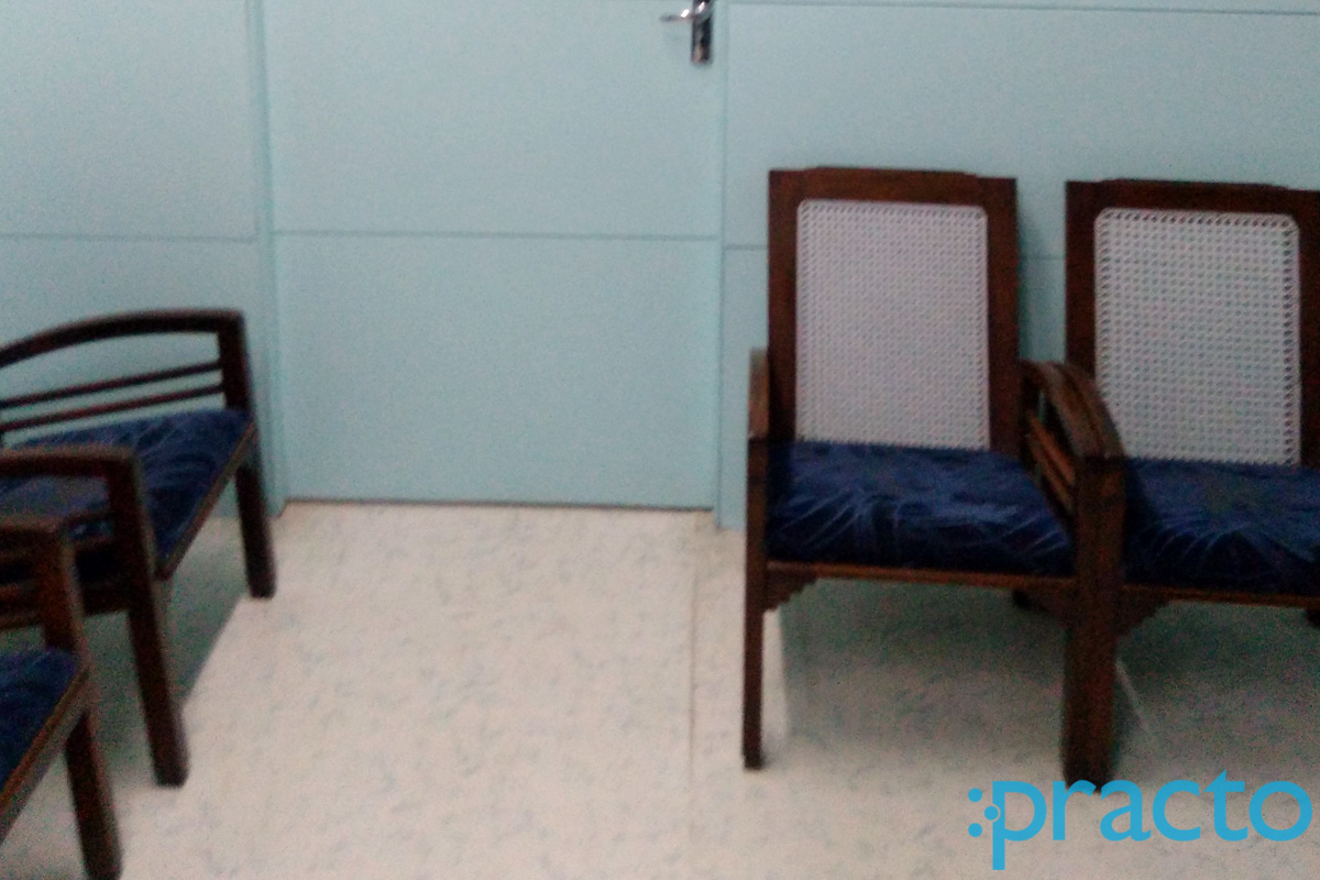 Waiting Area at Ghate Clinic Prabhat Road Pune