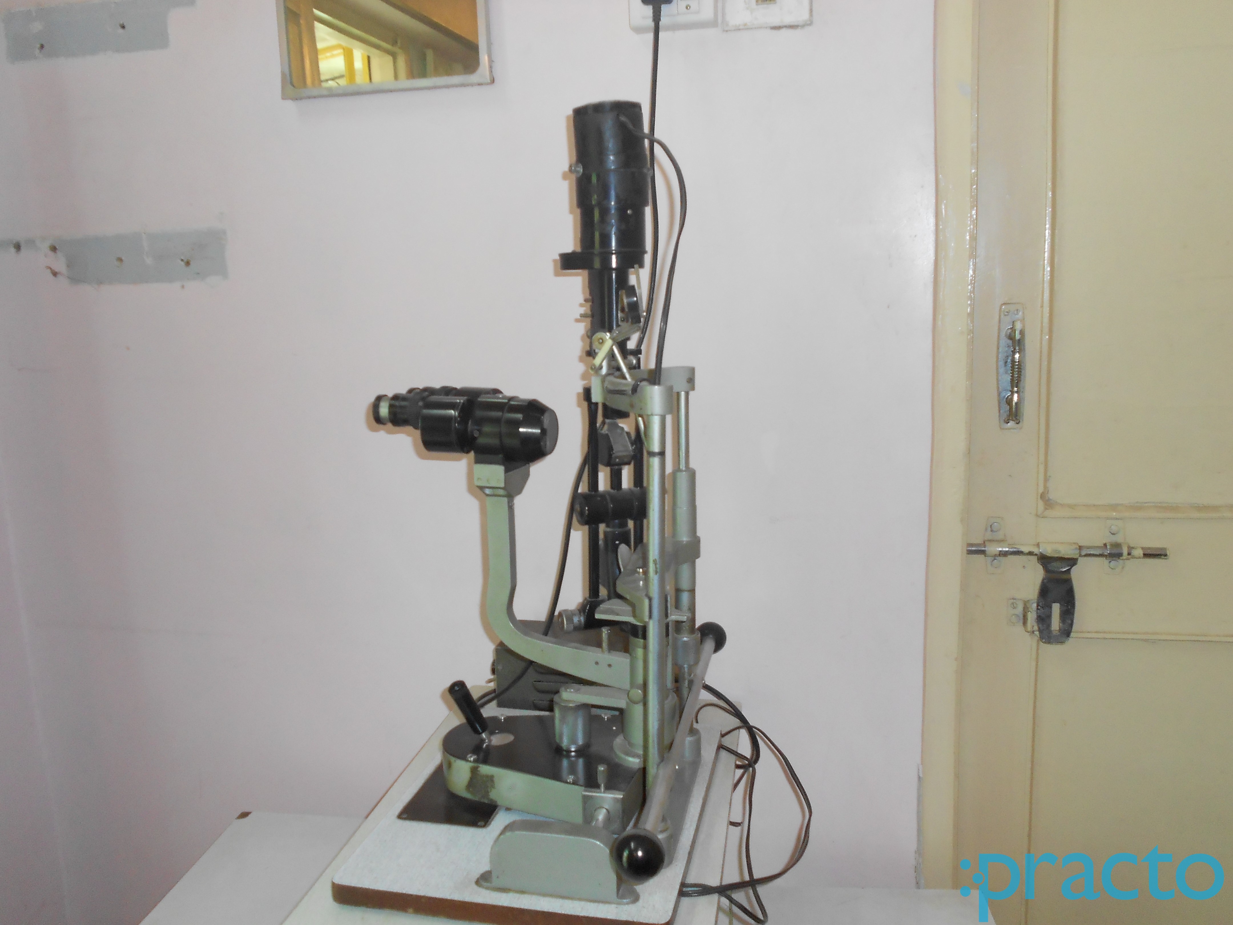 Services at Newasekar Eye Hospital Osmanpura Aurangabad