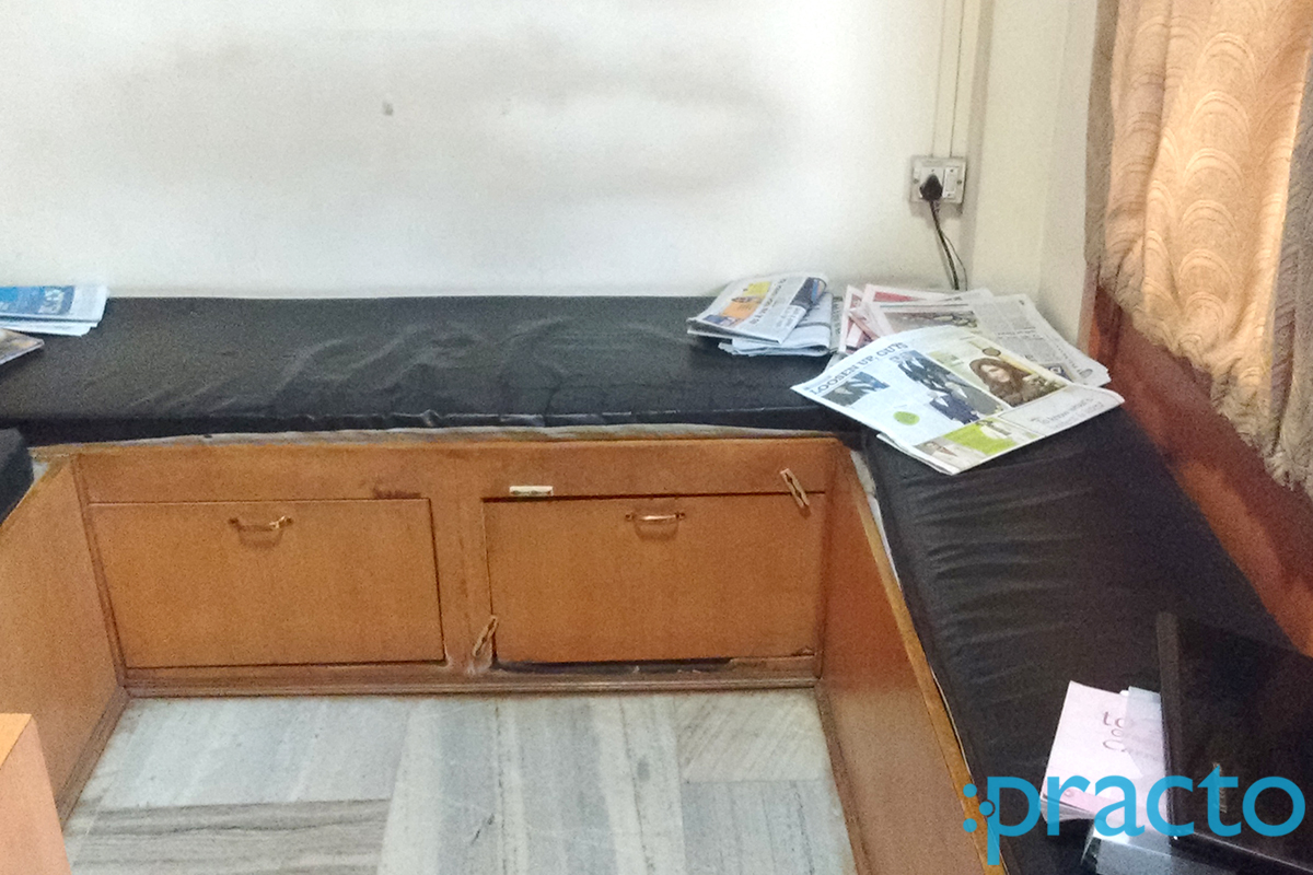 Waiting Area at Vinayak Dental Health Clinic Sadar Bazar Agra