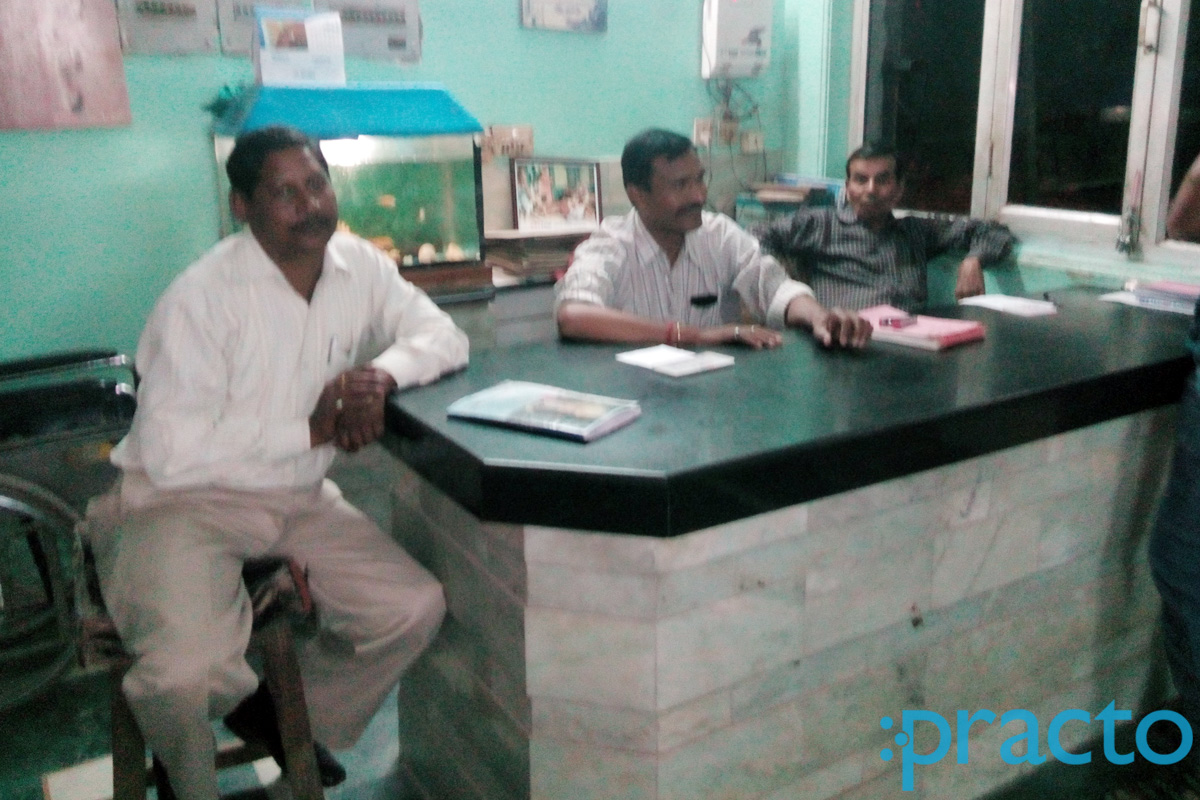 Entrance at Kapoor Orthopedic Center Tajganj Agra