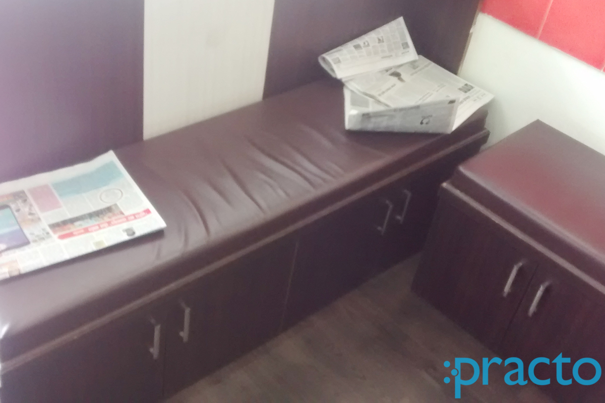 Waiting Area at Shri Vishwapratibha Ayurvedic Clinic Azamshah Layout Nagpur
