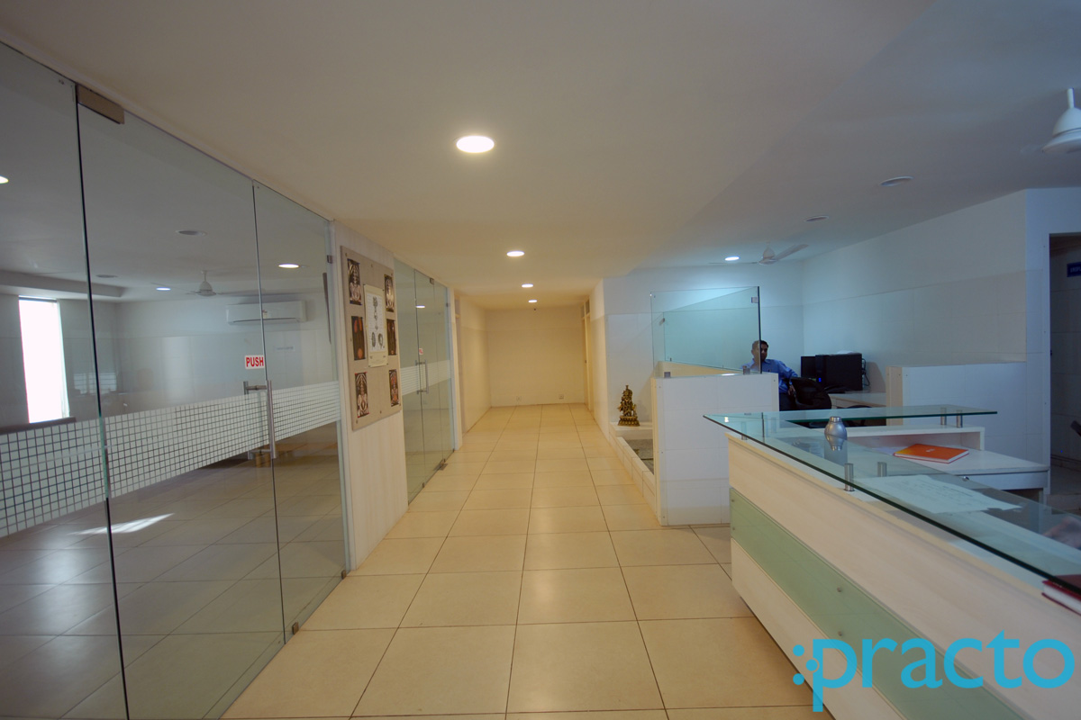 Reception at Uro Care Hospital Padra Vadodara