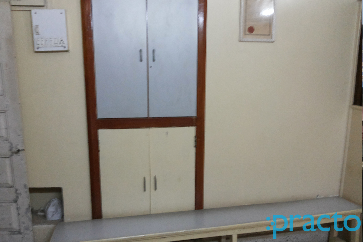 Waiting Area at Chaitanya Clinic Sadashiv Peth Pune