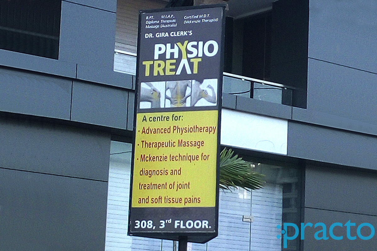 Entrance at Dr.Gira Clerk's Physio Treat Vesu Surat
