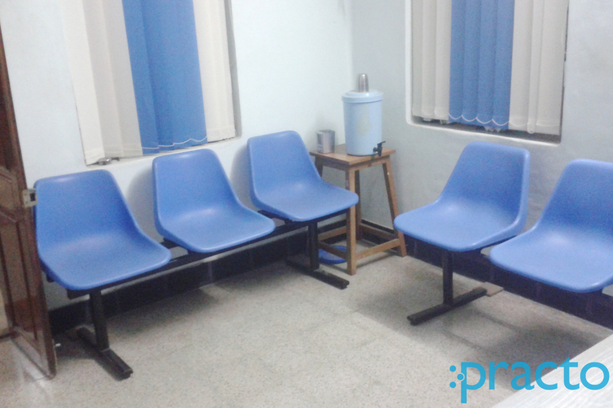 Entrance at Dhanwanthri Surgical Clinic Mandaveli Chennai