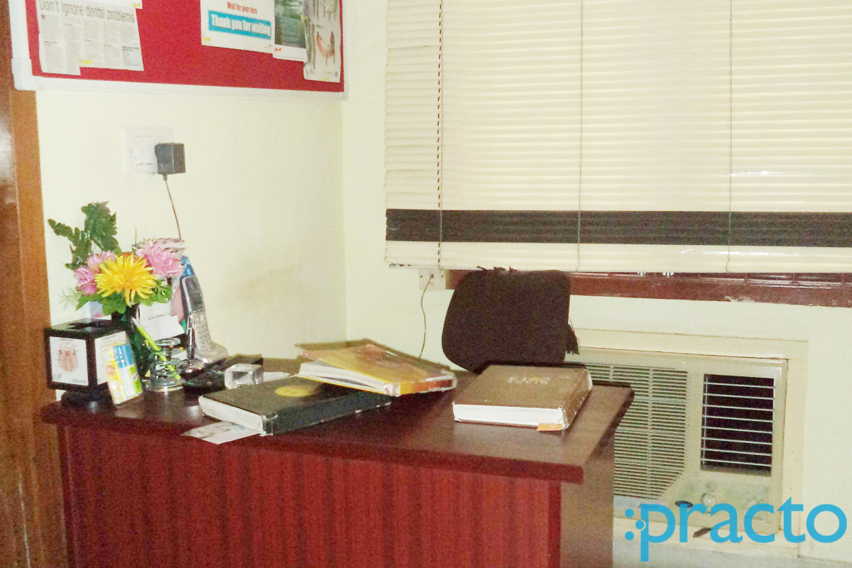 Reception at Yogesh's Dental Clinic Mandaveli Chennai