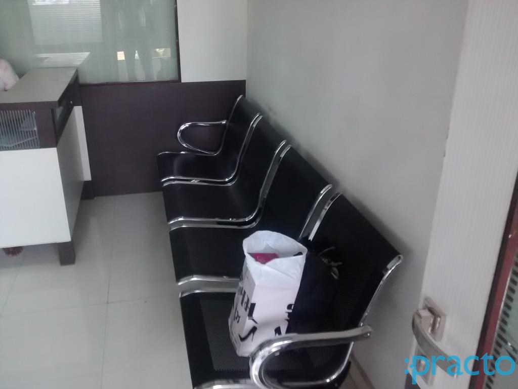 Reception at Kakadiya Dental Clinic Katargam Surat