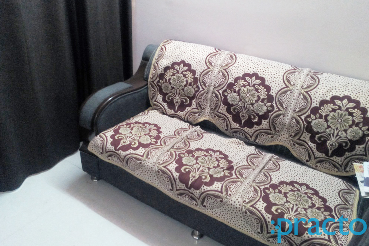 Waiting Area at Vardhman Dental Clinic Mansarovar Jaipur