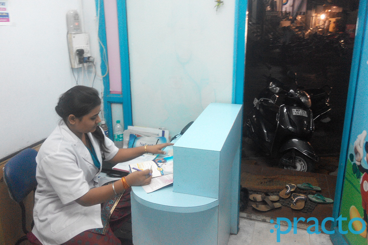 Reception at Dr Ajay Doshi Clinic Tilak Nagar Indore