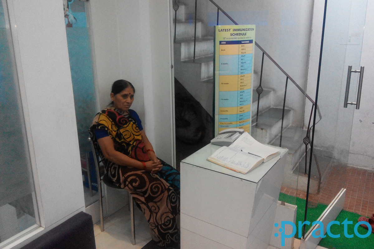Reception at Dr. Anurag Mittal Clinic Tilak Nagar Indore