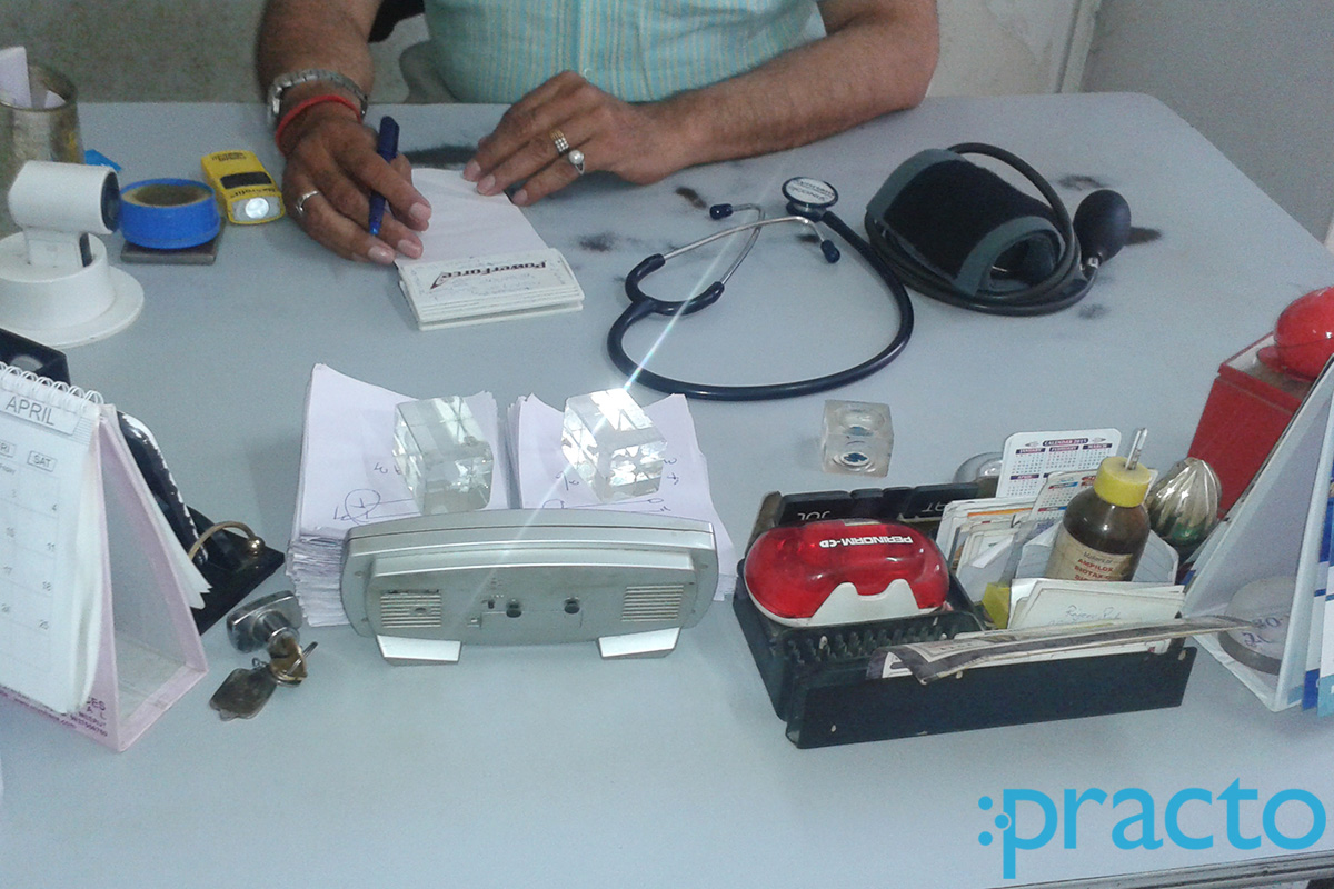 Dr. M.K. Bansal's Clinic Sadar Bazar Meerut