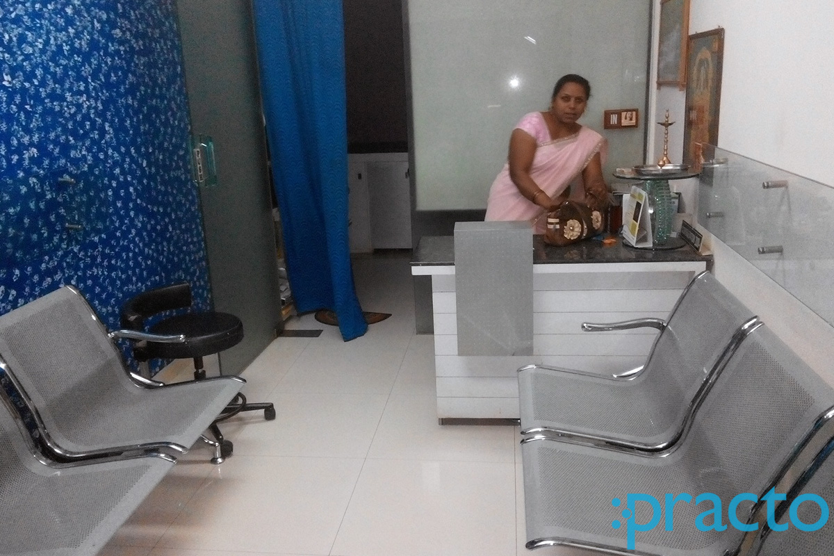 Reception at Dr. Shobhna Barkalle's Clinic Old Palasia Indore
