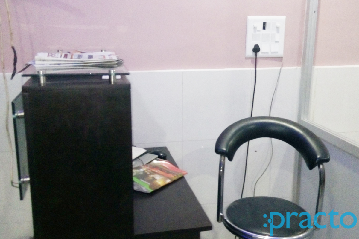Reception at Shariq Clinic Nadan Mahal Lucknow