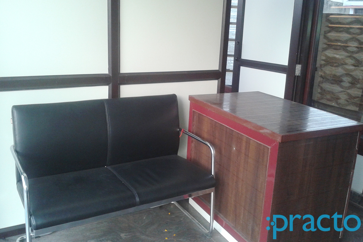 Waiting Area at Jyoti Dental Clinic Avas Vikas Colony Agra