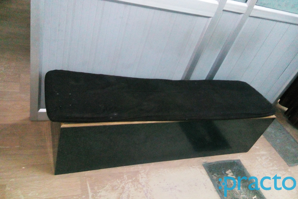Waiting Area at Arogya Clinic Kamla Nagar Agra