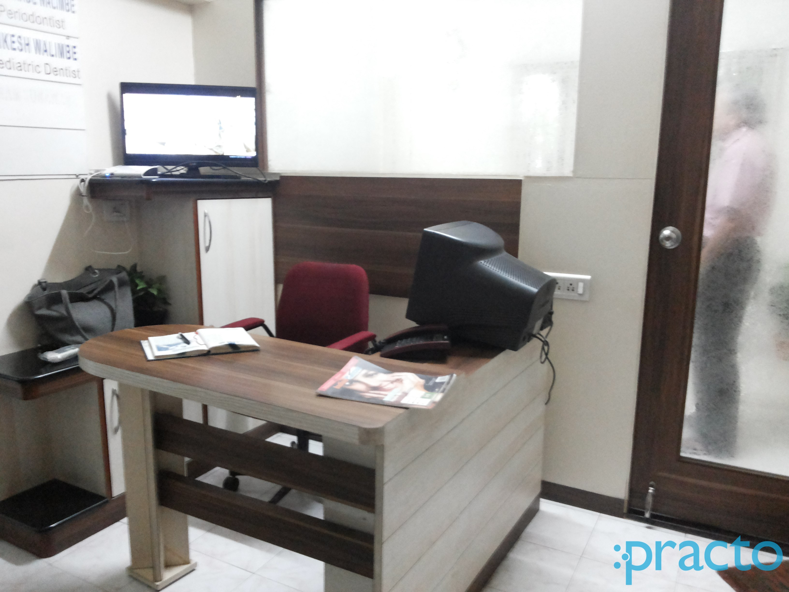 Reception at Dr Kakade's Dental Clinic Sadashiv Peth Pune