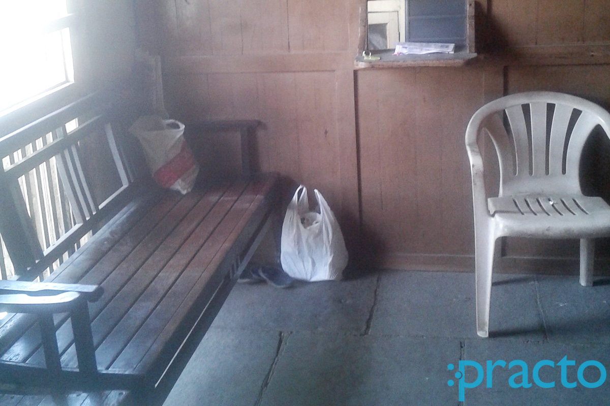 Waiting Area at Dr. Saraf Clinic Ravivar Peth Nashik