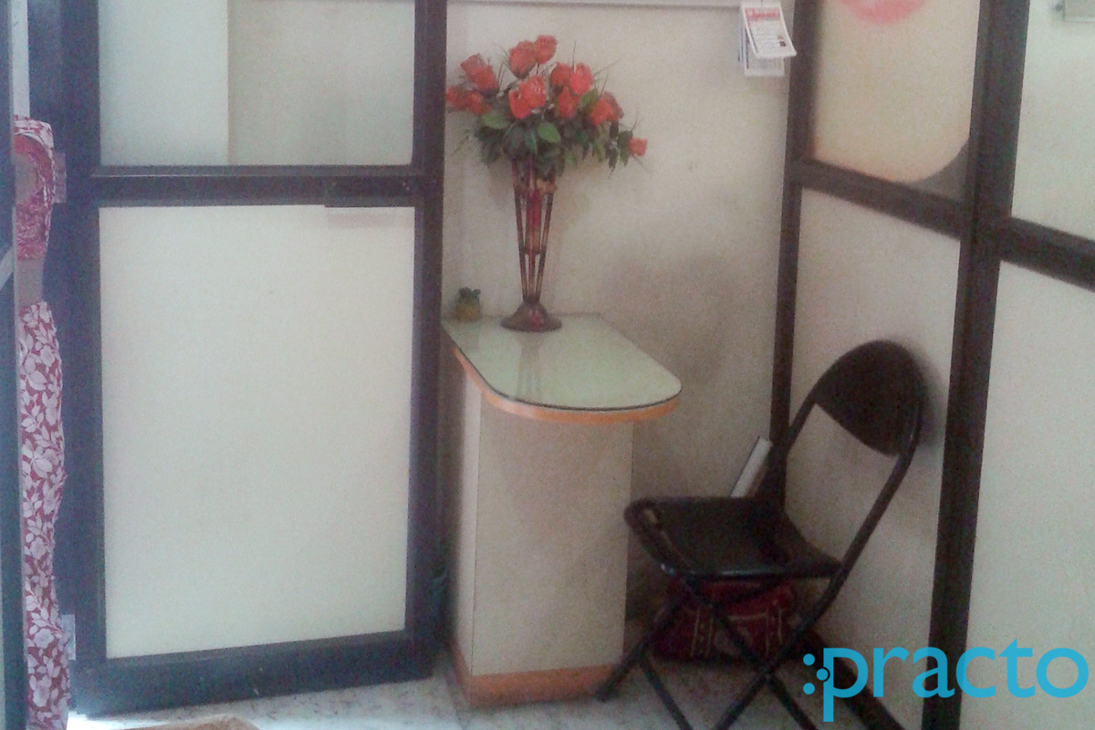 Reception at Vardhaman Smile Care MG Road Nashik